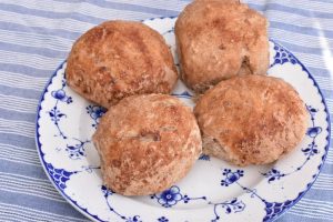 Æbleboller med kanel - boller med æbler