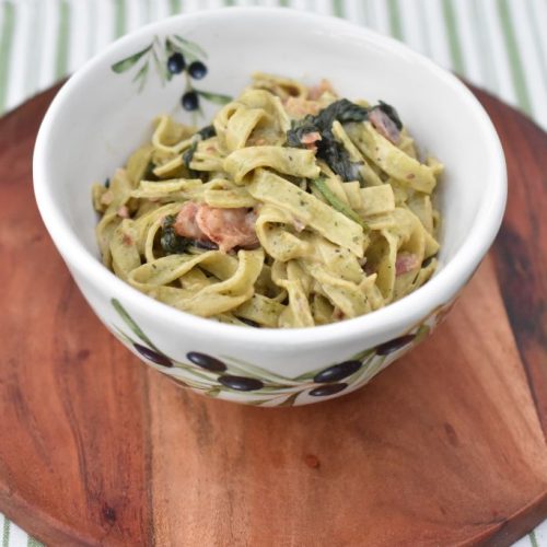 Pasta med spinat fløde & bacon - nem pastaret