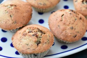 Bananmuffins i airfryer - lækre med chokolade