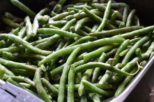 Kartofler i airfryer med bønner & sesam - opskrift 