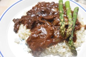 Mørbrad stroganoff med svinemørbrad - nem opskrift