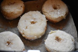 Bagels i airfryer - nem opskrift uden gær