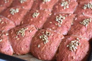 DSC_3418 • nogetiovnen.dk Rødbedeboller opskrift - boller med rødbeder