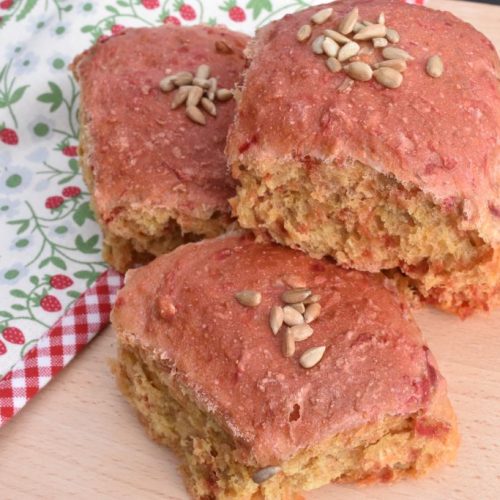 Rødbedeboller opskrift - boller med rødbeder