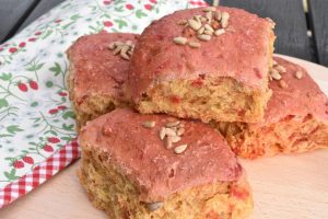 DSC_3422 • nogetiovnen.dk Rødbedeboller opskrift - boller med rødbeder