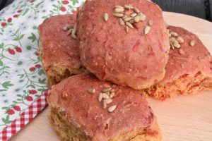 DSC_3424 • nogetiovnen.dk Rødbedeboller opskrift - boller med rødbeder