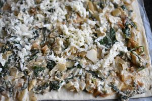 Vegetar pizza med spinat nem opskrift