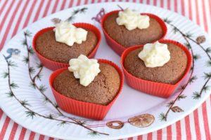 DSC_3663 • nogetiovnen.dk Ølkage muffins med smørcreme - nem opskrift