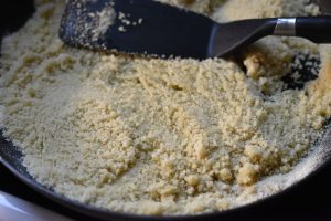 Æblekagerasp - hjemmelavet rasp til æblekage 