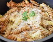 Pasta i airfryer - stegt med hvidløg, smør og ost