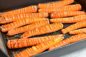 Hasselback gulerødder i ovn - nemt lækkert tilbehør 