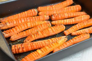 Hasselback gulerødder i ovn - nemt lækkert tilbehør 