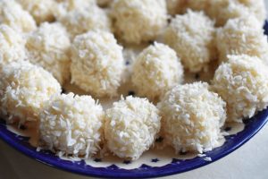 DSC_0444 • nogetiovnen.dk Snebolde med kokos og kondenseret mælk