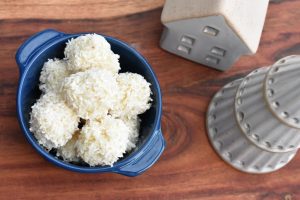 DSC_0467 • nogetiovnen.dk Snebolde med kokos og kondenseret mælk