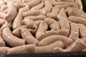 Medister i ovn - steg medisterpølse i ovnen