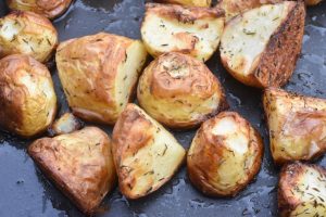 Timiankartofler – sprøde bagte kartofler