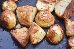 Timiankartofler – sprøde bagte kartofler