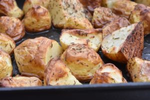 Timiankartofler – sprøde bagte kartofler