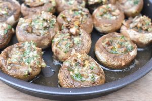 Champignon i airfryer med hvidløgssmør