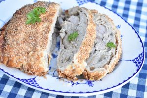 Indbagt mørbrad med butterdej & fars - opskrift