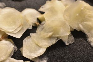 Jordskokkechips i airfryer el. ovn - nem opskrift