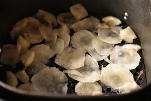 Jordskokkechips i airfryer el. ovn - nem opskrift