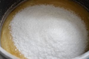 Honningkage med smørcreme - nem opskrift