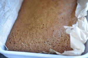 Honningkage med smørcreme - nem opskrift