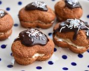 Honningkage muffins med smørcreme - opskrift