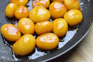 Brunede kartofler med honning - nem opskrift