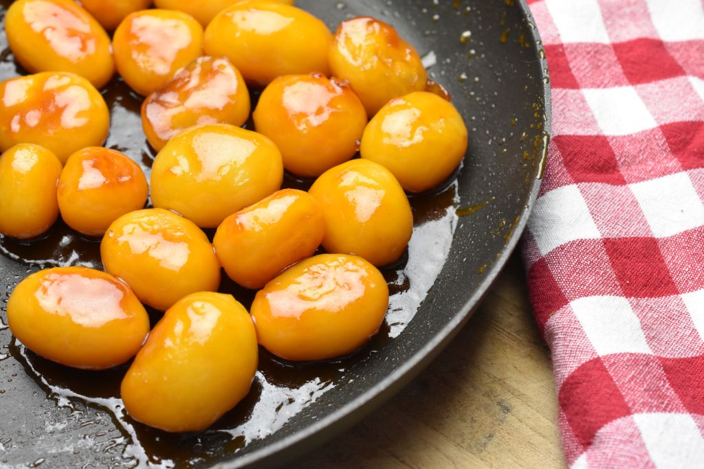 Brunede kartofler med honning - nem opskrift