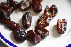 Dadler med bacon i airfryer