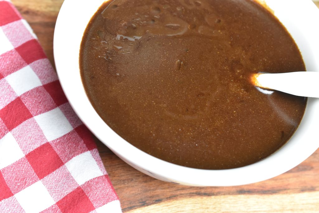 Flæskestegssovs - brun sovs til flæskesteg