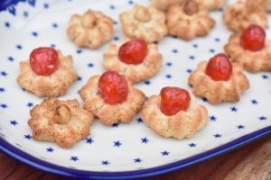 DSC_1533 • nogetiovnen.dk Petit four kransekage - nem opskrift