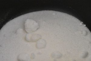 Saltkaramel opskrift - karamelsauce med salt