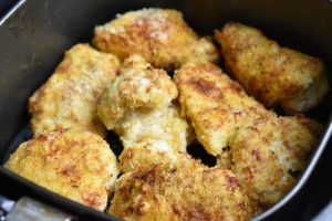 Crispy kylling i airfryer - nem opskrift