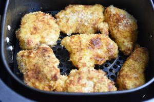 Crispy kylling i airfryer - nem opskrift