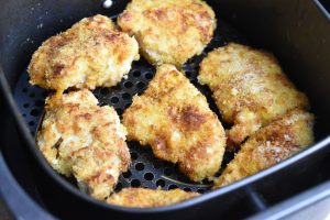 Crispy kylling i airfryer - nem opskrift
