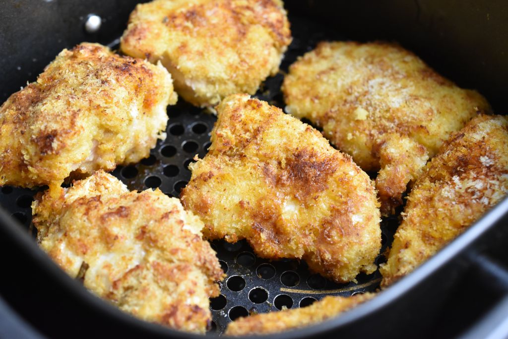 Crispy kylling i airfryer - nem opskrift