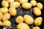 Kartofler i airfryer - små, hele & sprøde