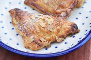 Æblefisk - butterdej med æbler og marcipan