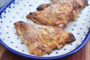 Æblefisk - butterdej med æbler og marcipan