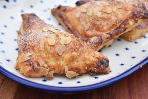 Æblefisk - butterdej med æbler og marcipan