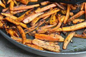 Stegte gulerødder på panden - nem opskrift