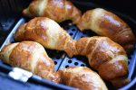 Croissant i airfryer - bag croissanter nemt