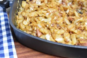 Brunkål med bacon - nem opskrift med hvidkål 