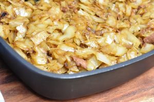 Brunkål med bacon - nem opskrift med hvidkål 