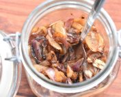 Karamelliserede løg - opskrift på løgkompot