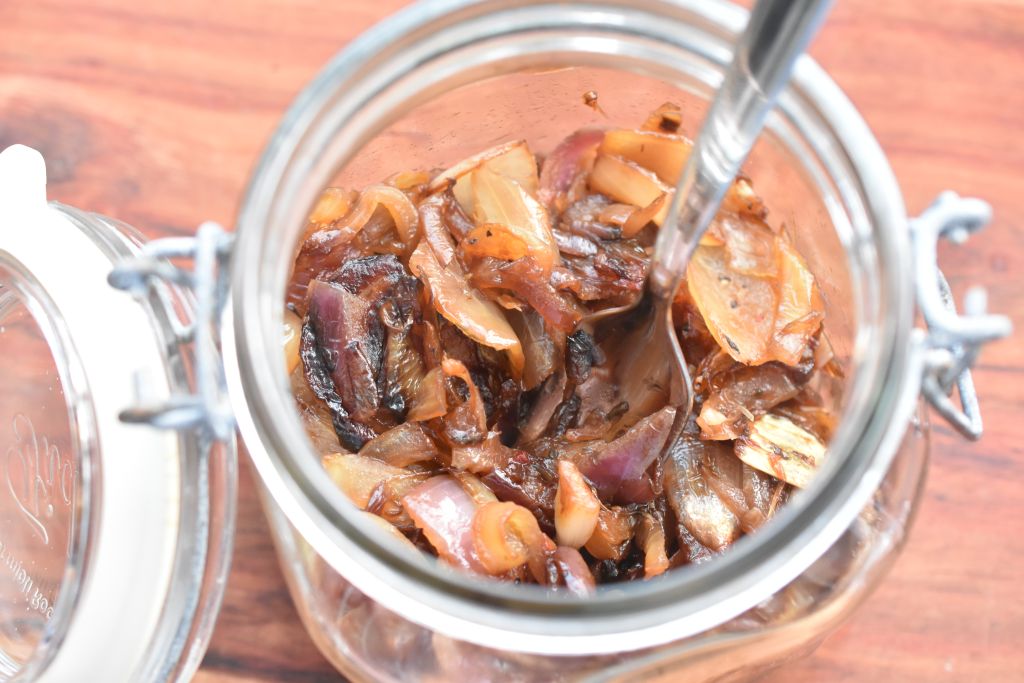 Karamelliserede løg - opskrift på løgkompot