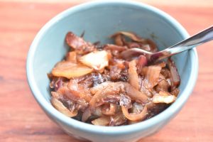 Karamelliserede løg - opskrift på løgkompot